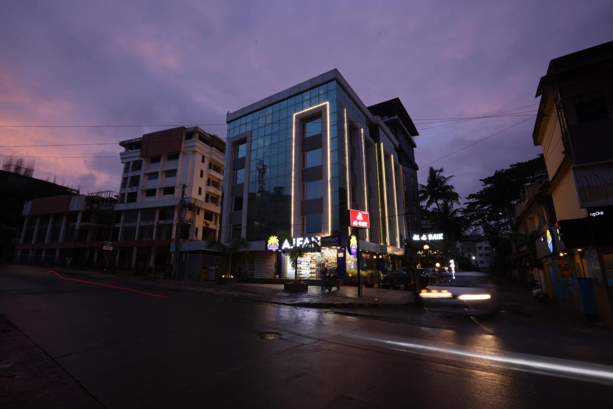 Royal Plaza Suites Mangalore Eksteriør billede